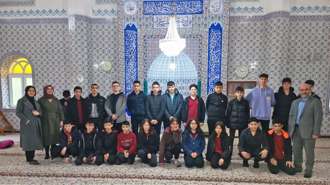 Öğrencilerimiz Hayırsevenler Camii’ni Ziyaret Etti
