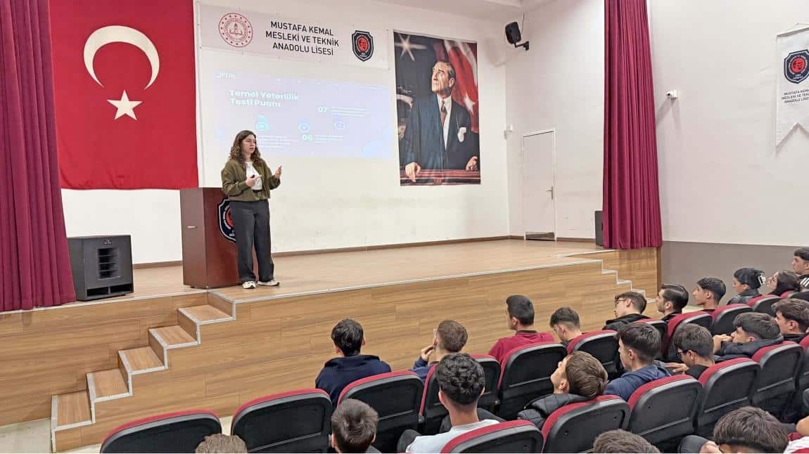 Rehberlik Servisimizden YKS Bilgilendirme Seminerleri 